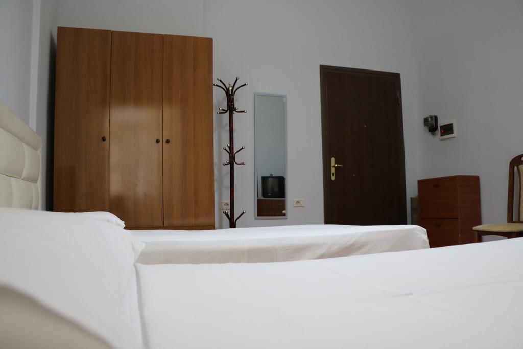 Arso Studio Tirana Kültér fotó